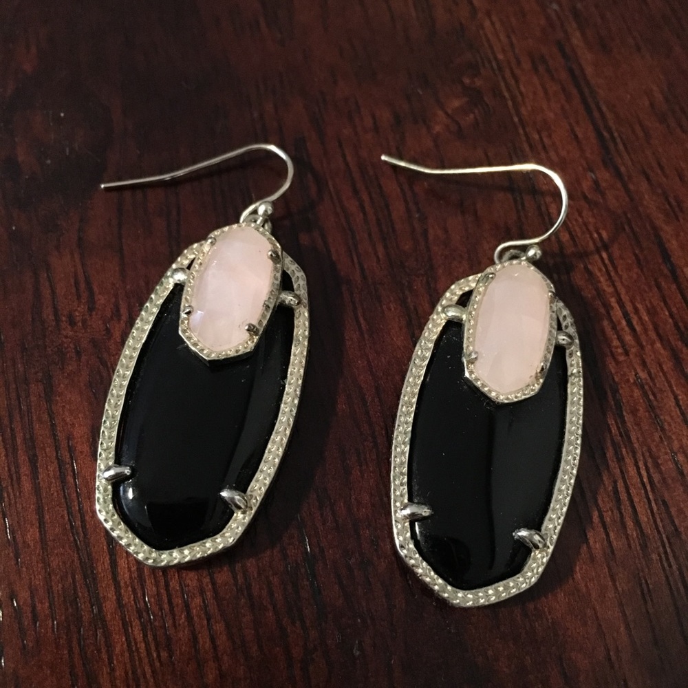 Kendra Scott Emmy earrings
